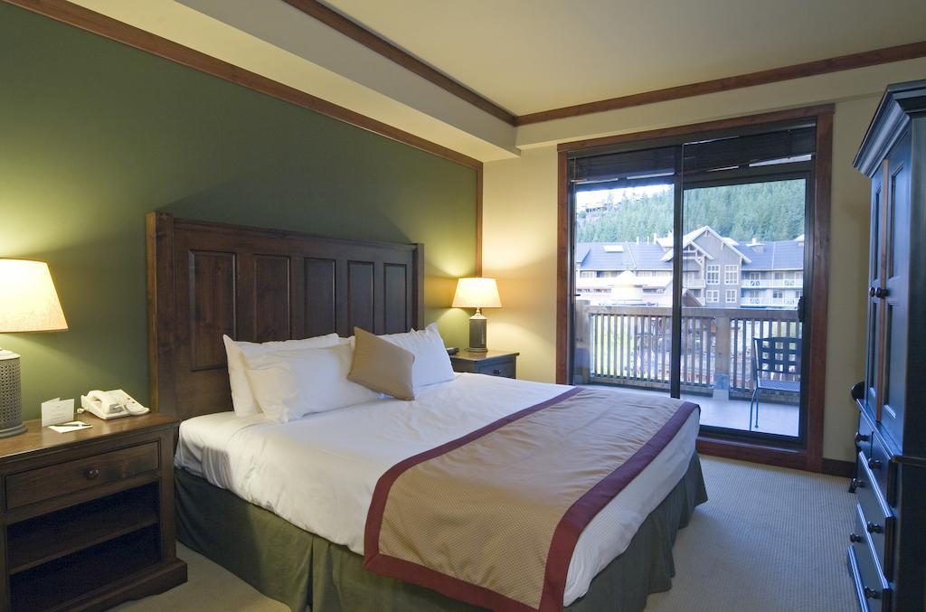 Lodging Ovations Hotel Whistler Szoba fotó