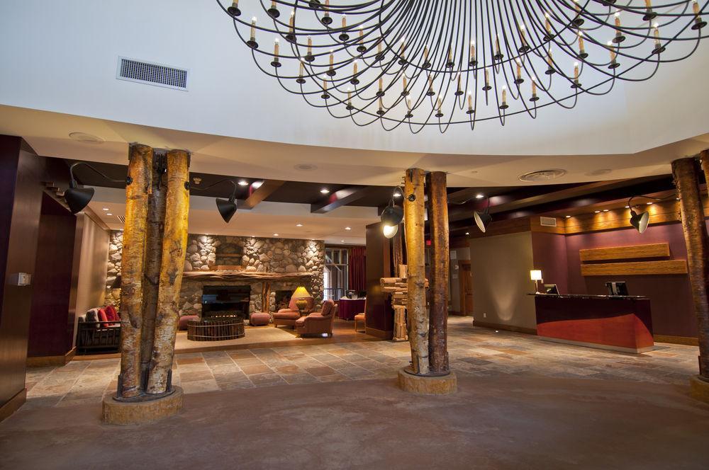 Lodging Ovations Hotel Whistler Kültér fotó